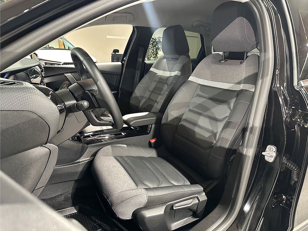 Bild på Citroën C4 X Shine 1.2 PT 130hk Aut - 360-KAMERA,NAV,HUD