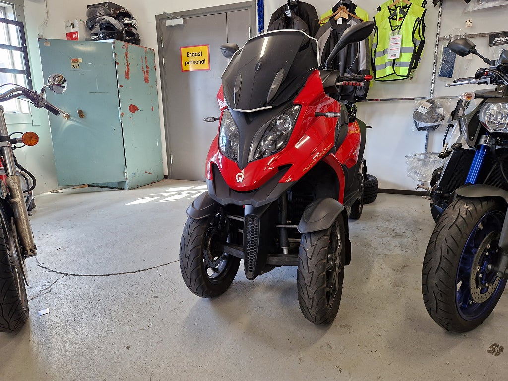 Quadro 4S Nyservad | kan köras på B-kort