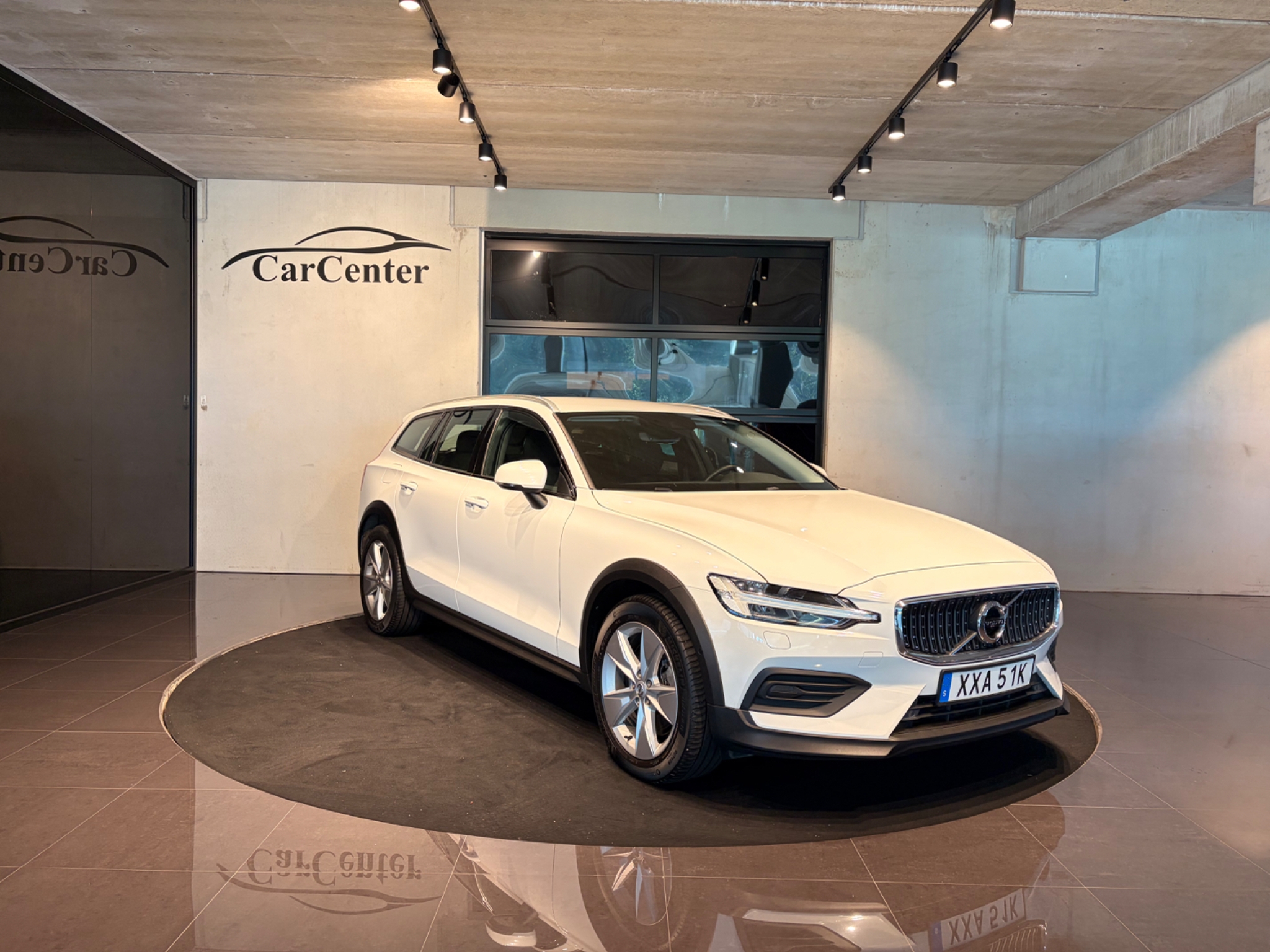 Volvo V60 Cross Country B4 AWD 2022, bild 2/79