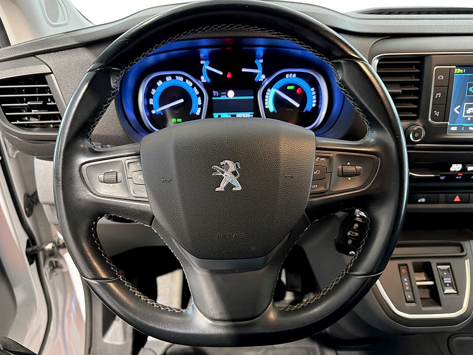 Bild på Peugeot e-Expert PRO+ 75kWh 136hk Aut L2 B-KAMERA NAVI