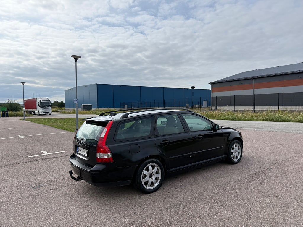 Volvo V50 Volvo V50 ** Diesel ** Drag Ny besiktigad 