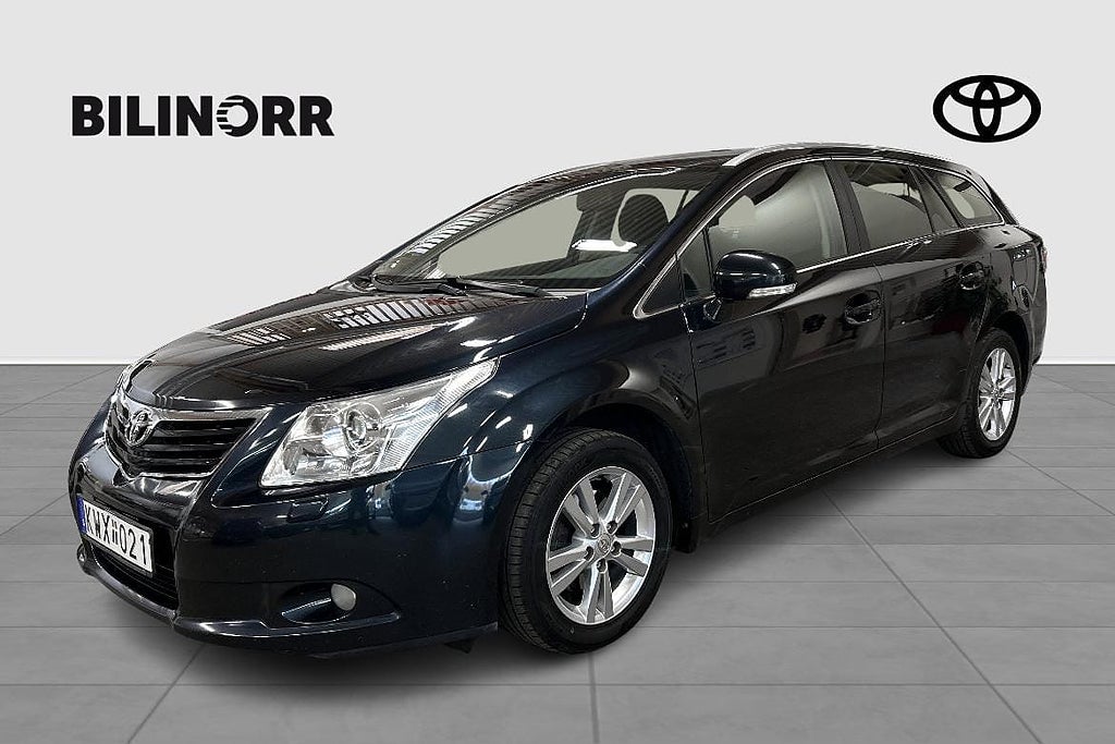 Toyota Avensis Kombi 2.0 Multidrive S | Dragkrok | Vinterhjul