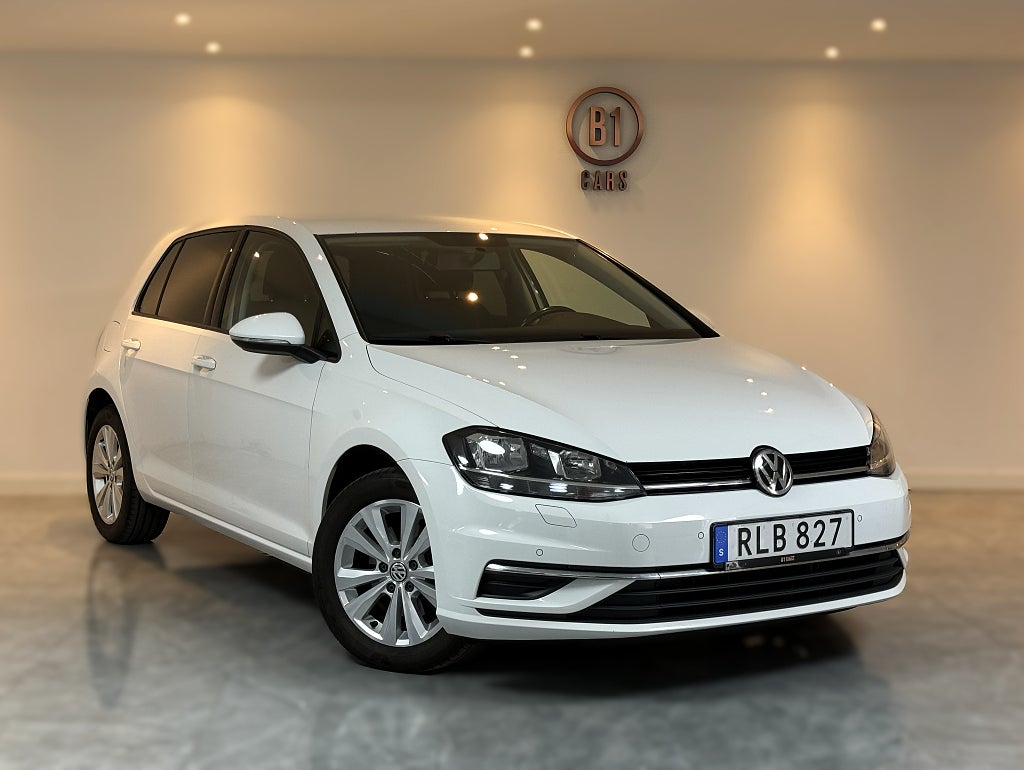 Volkswagen Golf 5-dörrar 1.6 TDI DPF  NYSERVAD DRAG CARPLAY