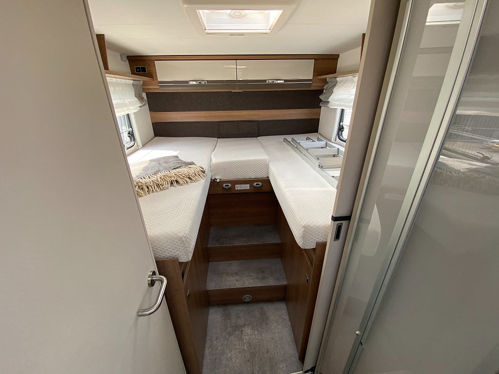 Dethleffs Trend 7057 / B-körkort / Taksäng / Långbädd / Garage / 4495kr/må - Dethleffs