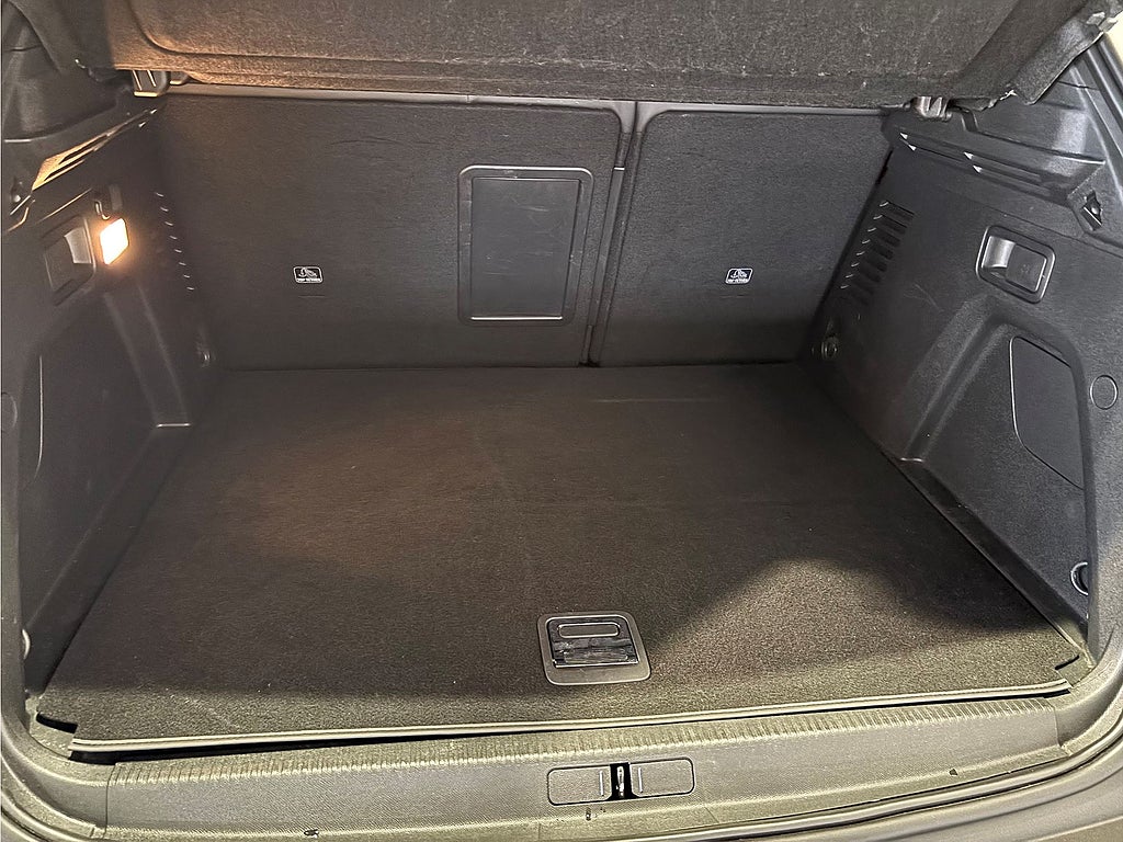 Bild på Peugeot 3008 Allure Hybrid4 300hk Aut AWD - B-KAMERA, NAVI