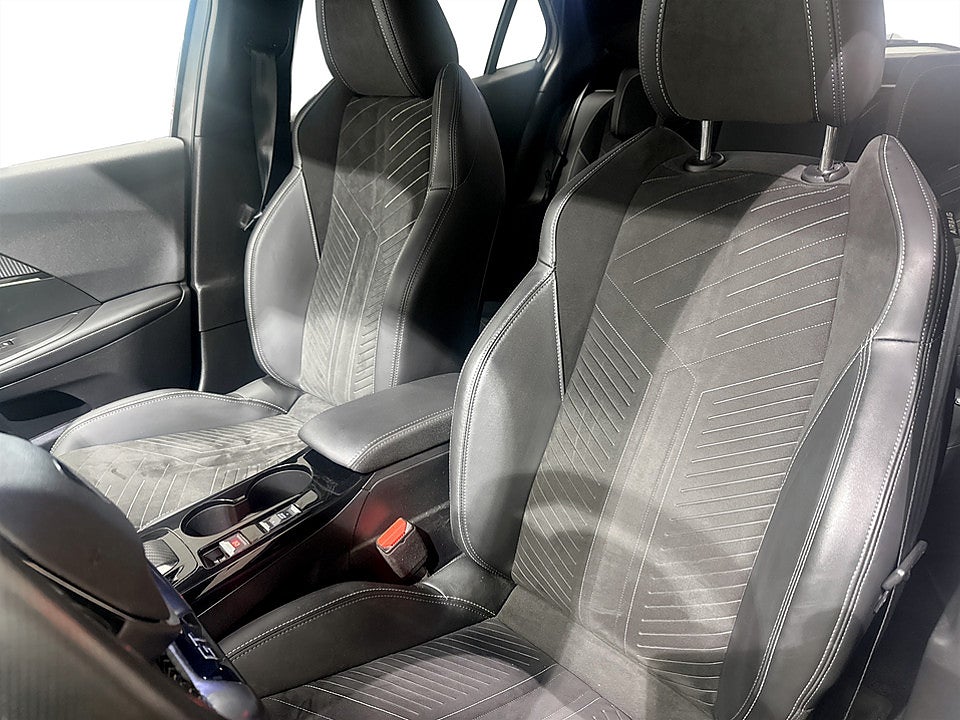 Bild på Peugeot 2008 GT 1.2 PT 130hk Aut B-KAMERA CARPLAY