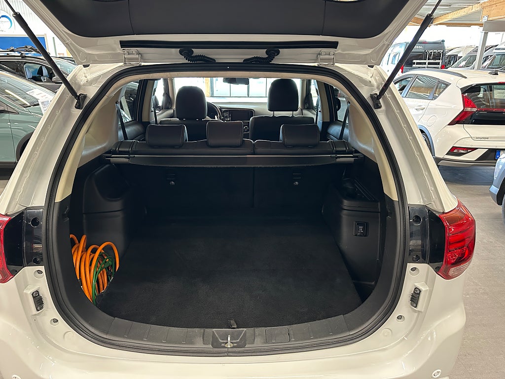 Mitsubishi Outlander PHEV Comfort Automat4+4 Dragkrok  thumbnail