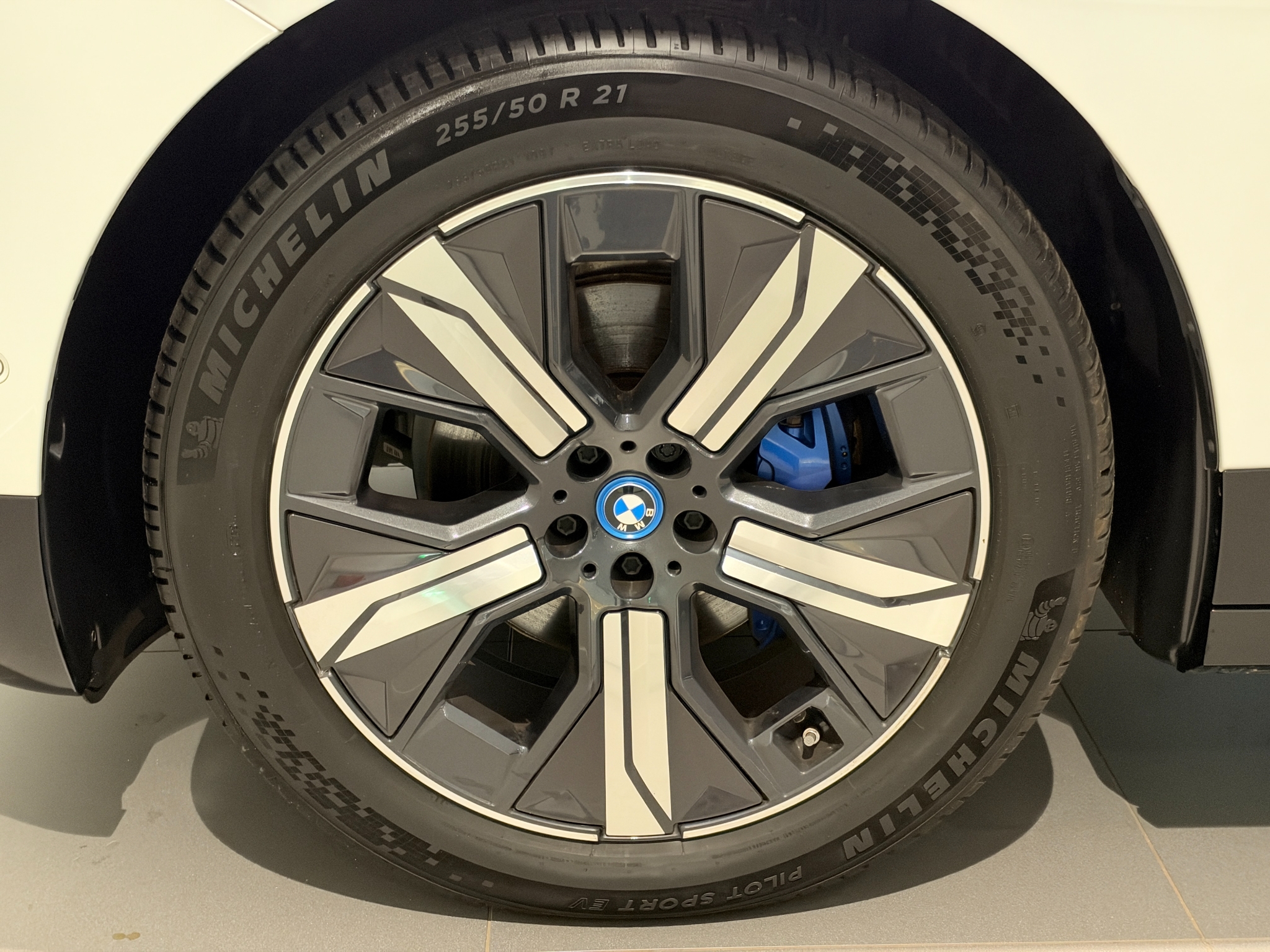 BMW iX 50 2024, bild 5/10