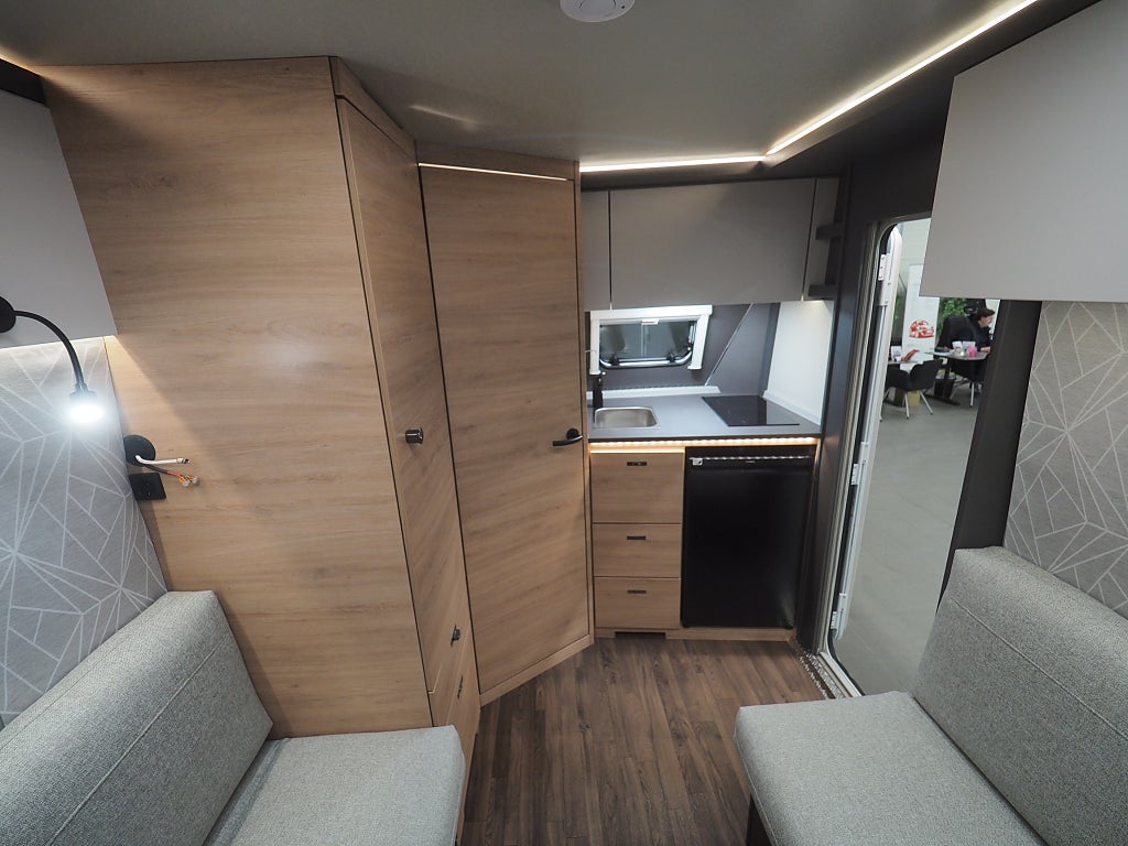 Knaus Yaseo 340 PX EL-bilsanpassad I AC I Induktionsspis