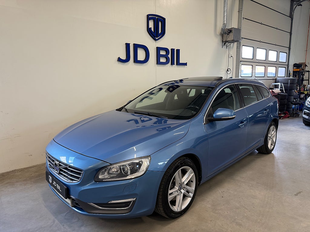 Volvo V60 D4 Automat Taklucka Drag Navi Nyservad 163hk RESERVERAD