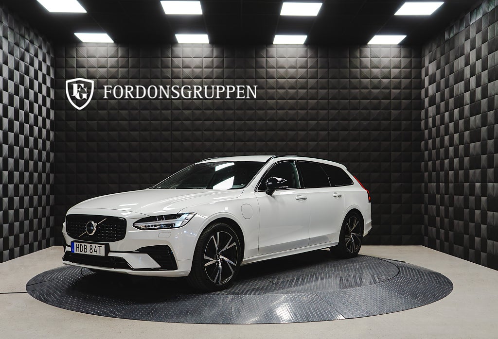Volvo V90 Recharge T8 AWD Plus Dark / SE SPEC