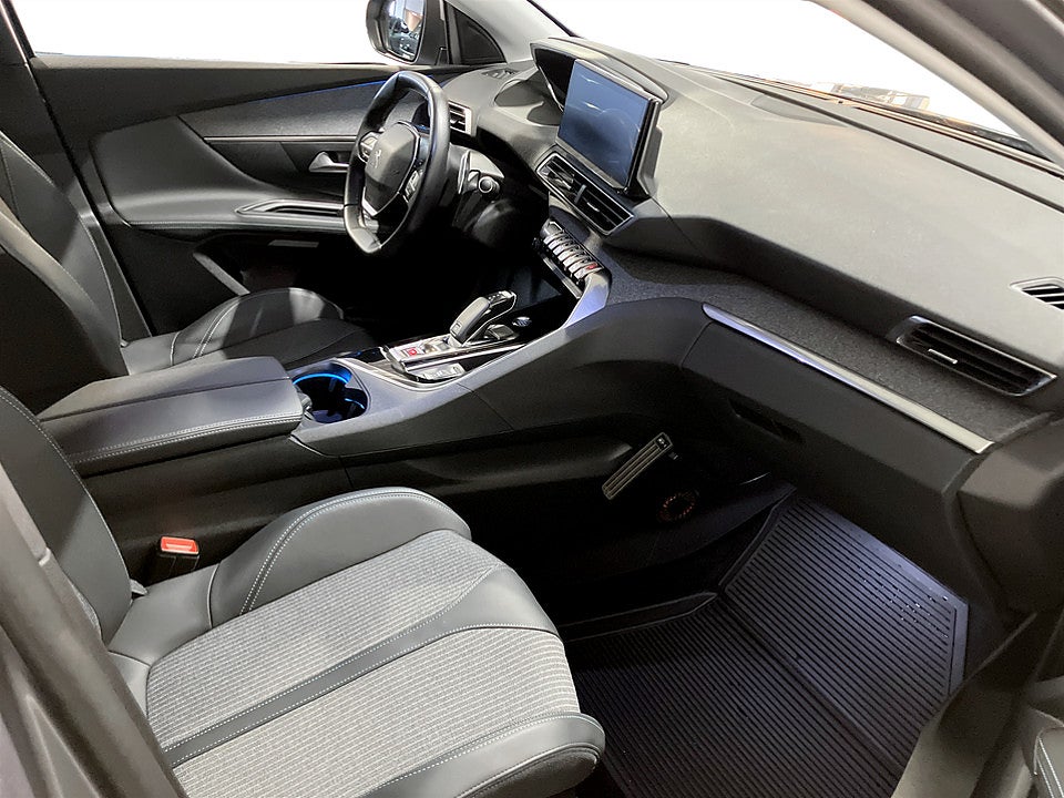 Bild på Peugeot 3008 Allure 1.2 PT 130hk Aut B-KAMERA CARPLAY