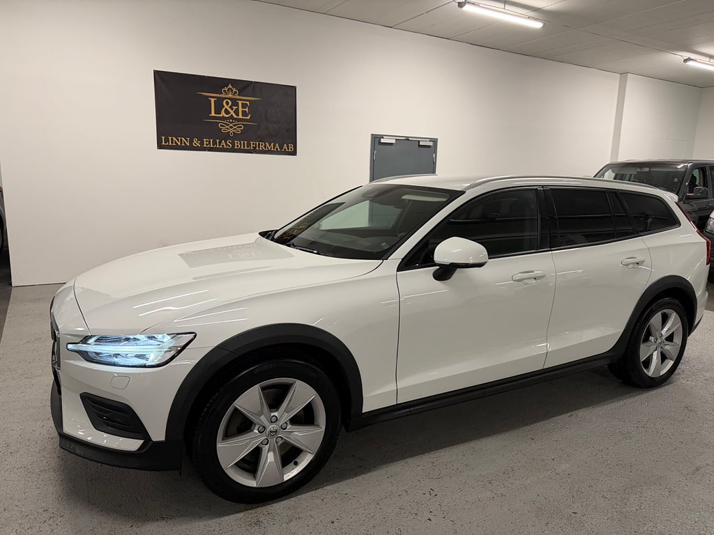 Volvo V60 Cross Country D4 AWD Geartronic Momentum Eu6 MOMSBIL/1ÅRSGARANTI/DRAG