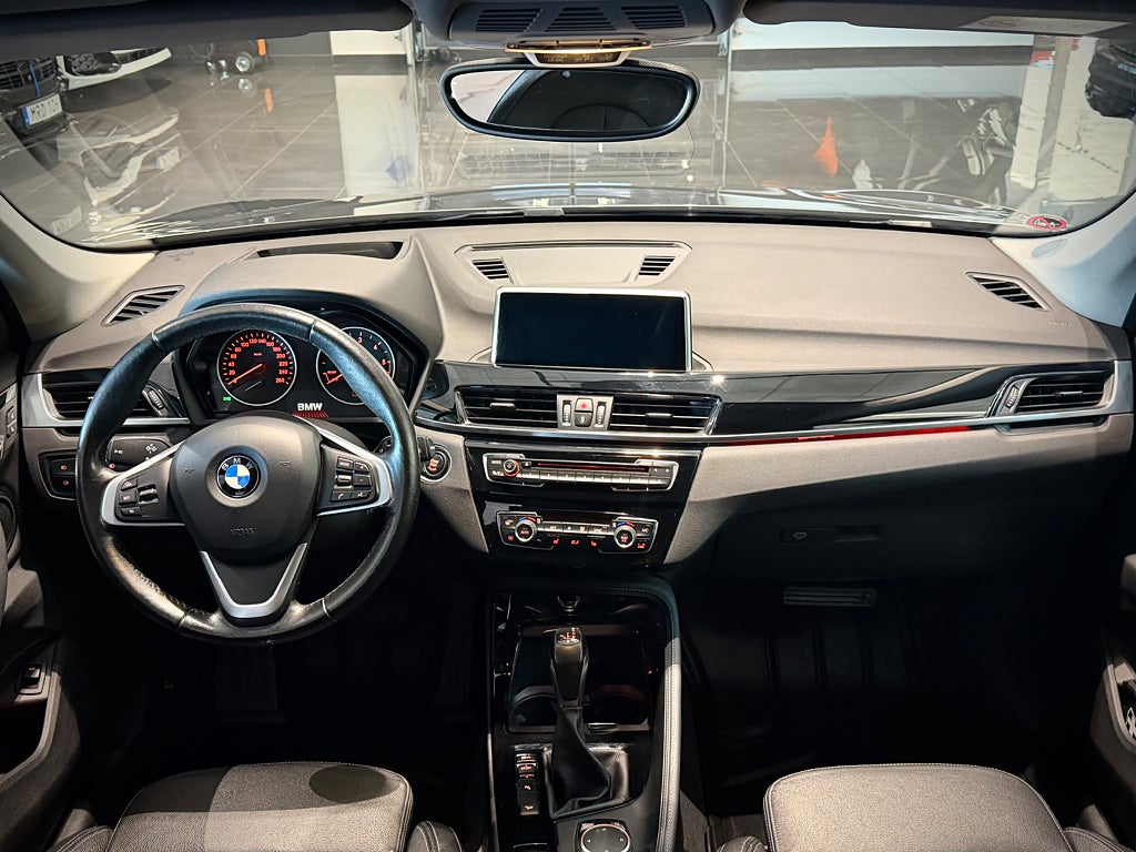 BMW X1 xDrive20d Steptronic xLine Läder Navi Head Up Drag - bild 7