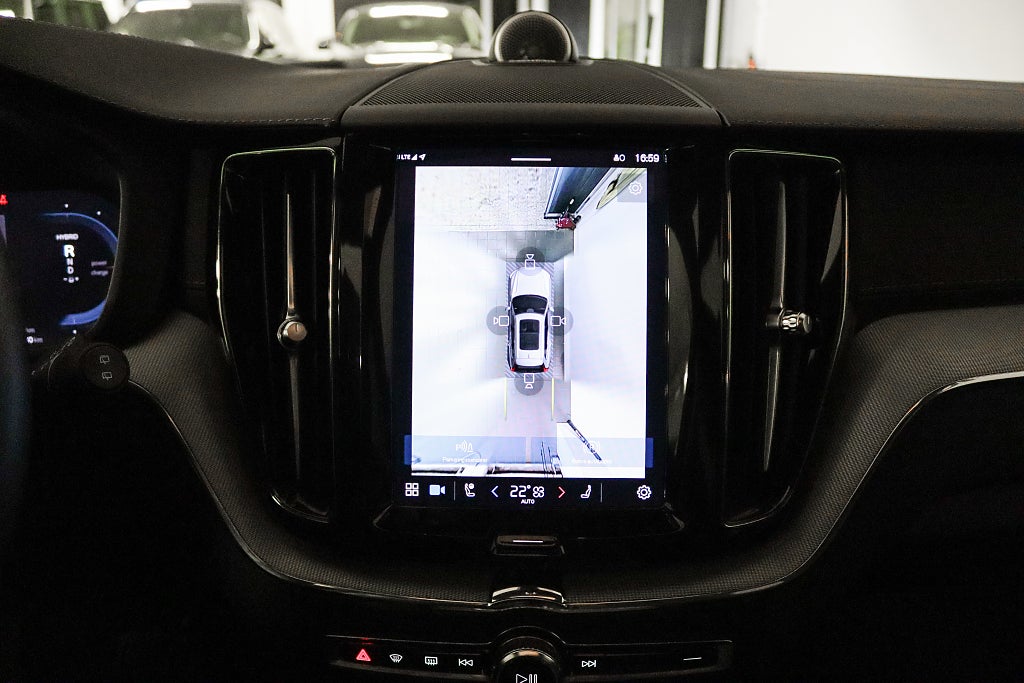 Volvo XC60 II Recharge T8 AWD R-Design Polestar Pano B&W HuD