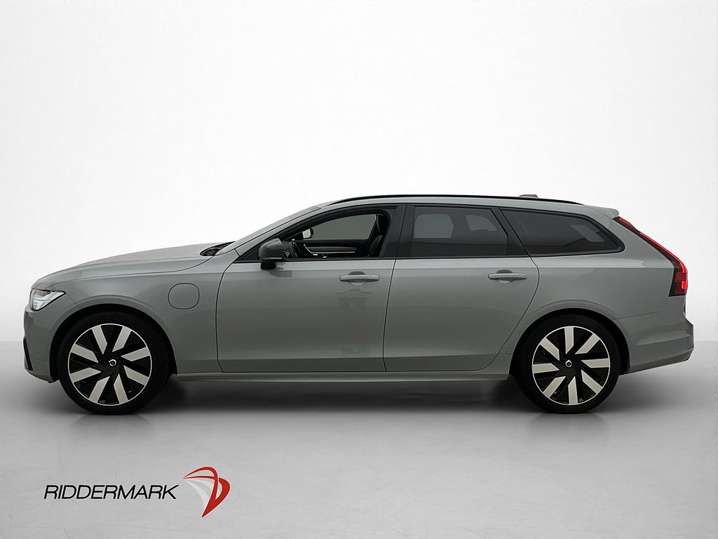 Volvo V90 Recharge T6 AWD 350hk Plus Dark H/K Navi Drag MOMS