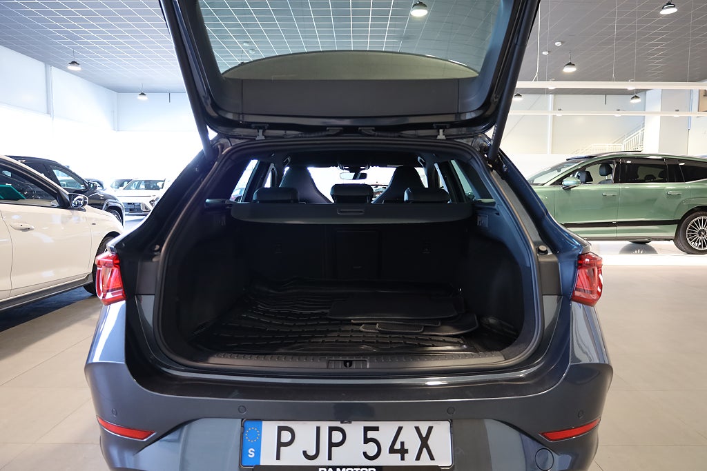 Cupra Leon Sportstourer e-Hybrid Drag Navi Kamera Cockpit CarPlay 2024