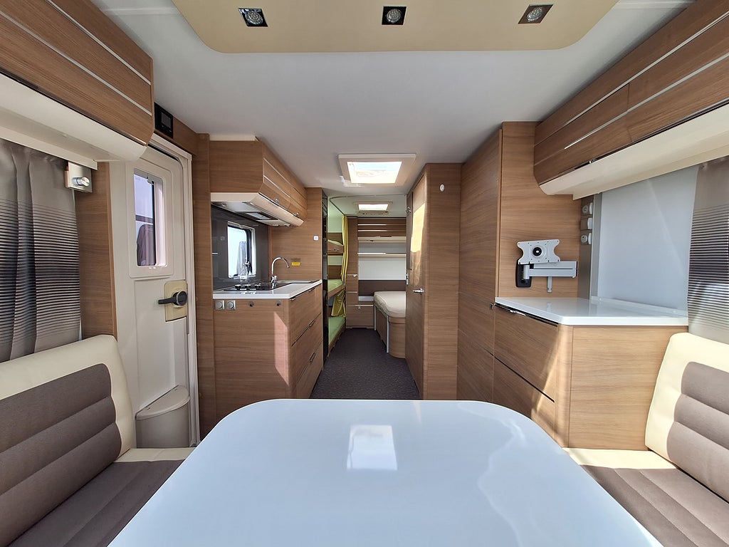 Adria Adora 593 UK Barnkammare: 3 Bäddar