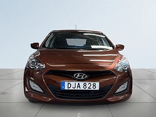 Hyundai i30 1.6 CRDi Select S&V-däck/Dragkrok/Motorvärmare – bild 2