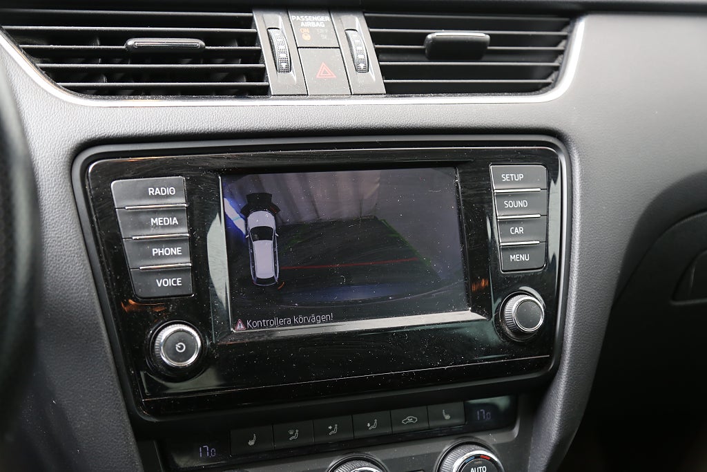 Skoda Octavia 2,0 TDI 4x4 Style Kombi Värmare Dragkrok 2016