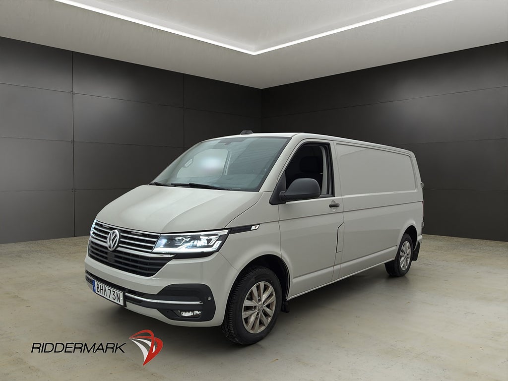 Volkswagen Transporter L2 4M Värm Drag B-Kamera CARPLAY MOMS