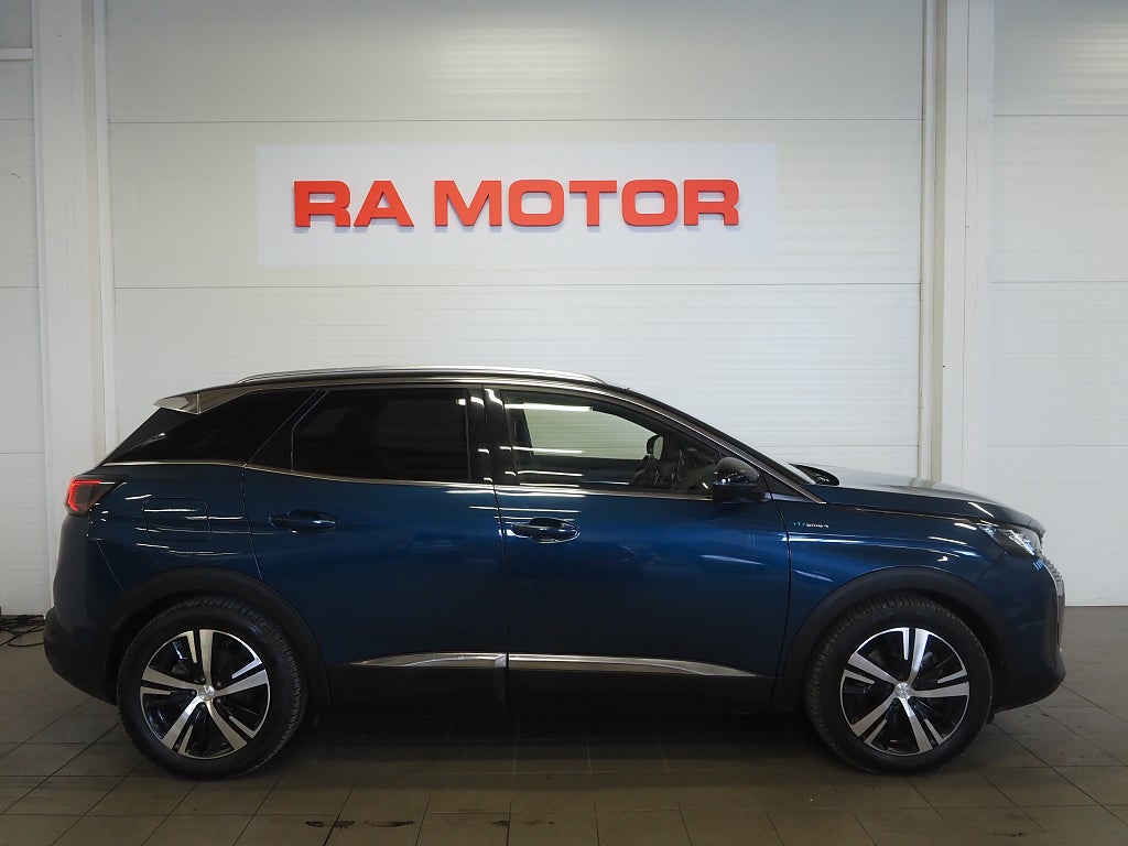 Peugeot 3008 HYBRID4 300 EAT GT | Pano | Drag | Kamera | GPS | Skinn