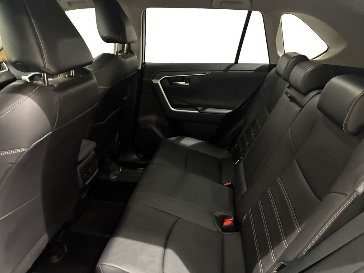 Toyota RAV4 2022, photo 6/10