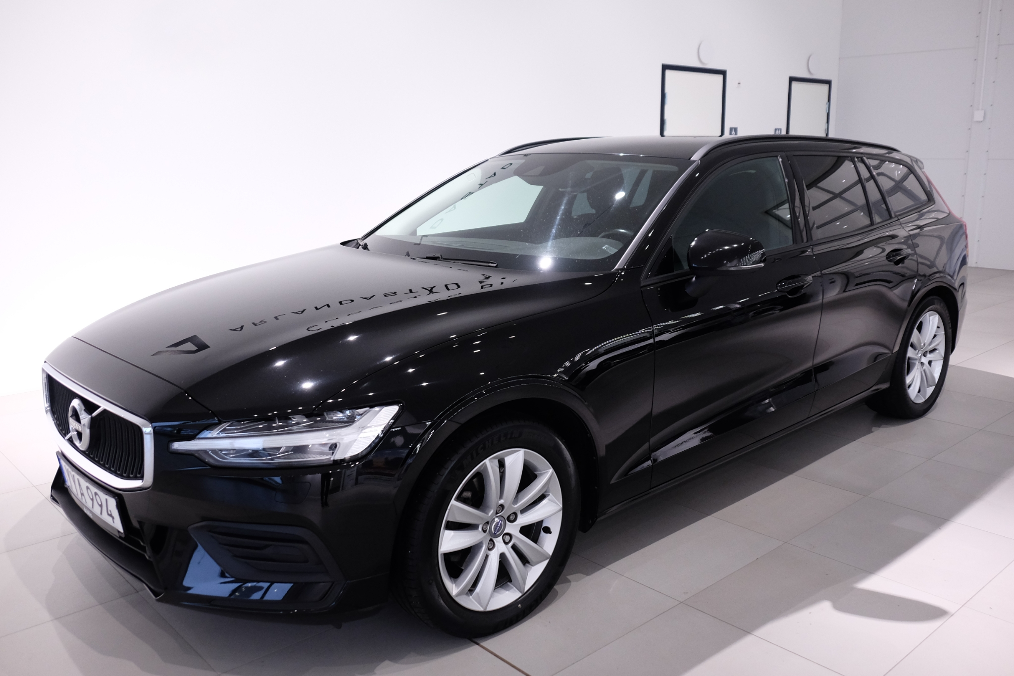 Volvo V60 2019, photo 2/43