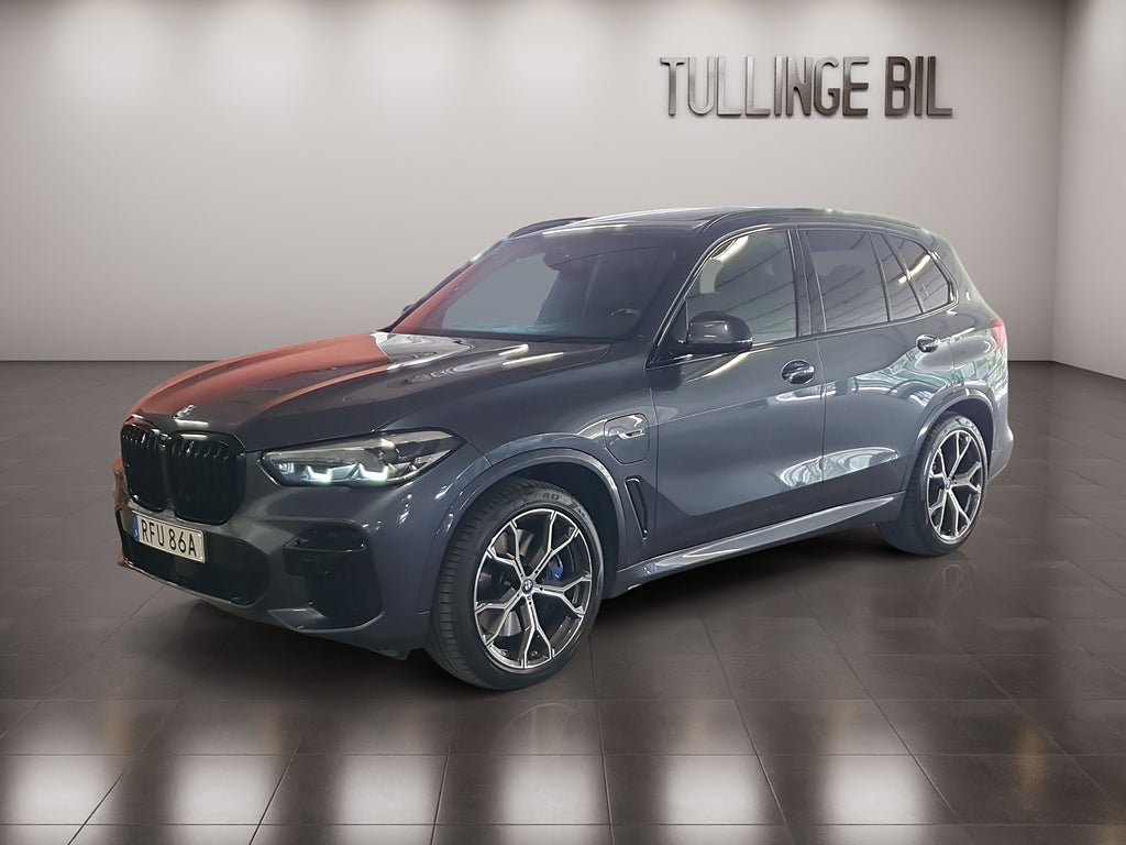 BMW X5 xDrive45e M-Sport Panorama Luft Drag H/K 21"Alu Lågmil