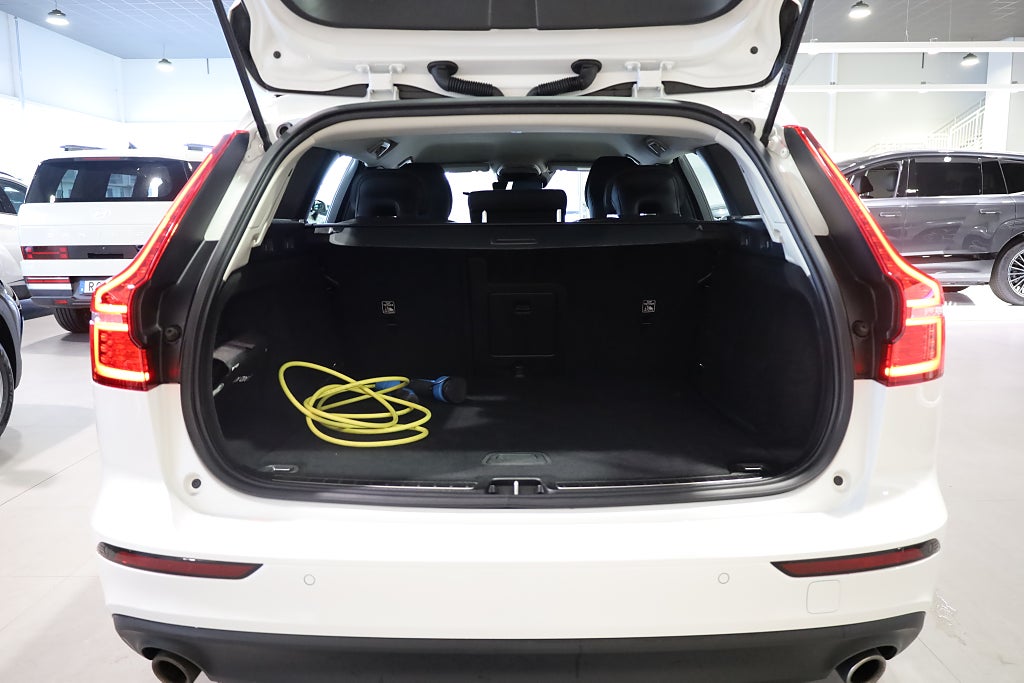Volvo V60 T6 Twin Engine AWD AUT Momentum Navi VOC Leasbar 2020