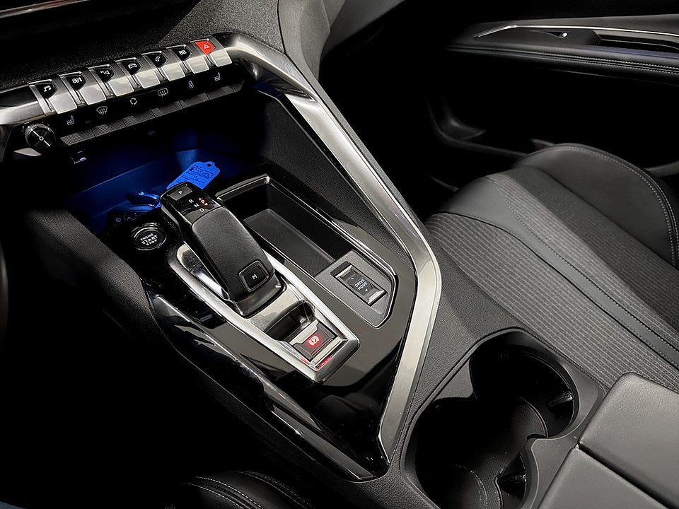 Bild på Peugeot 3008 Allure 1.2 PT 130hk Aut - DRAG, B-KAMERA