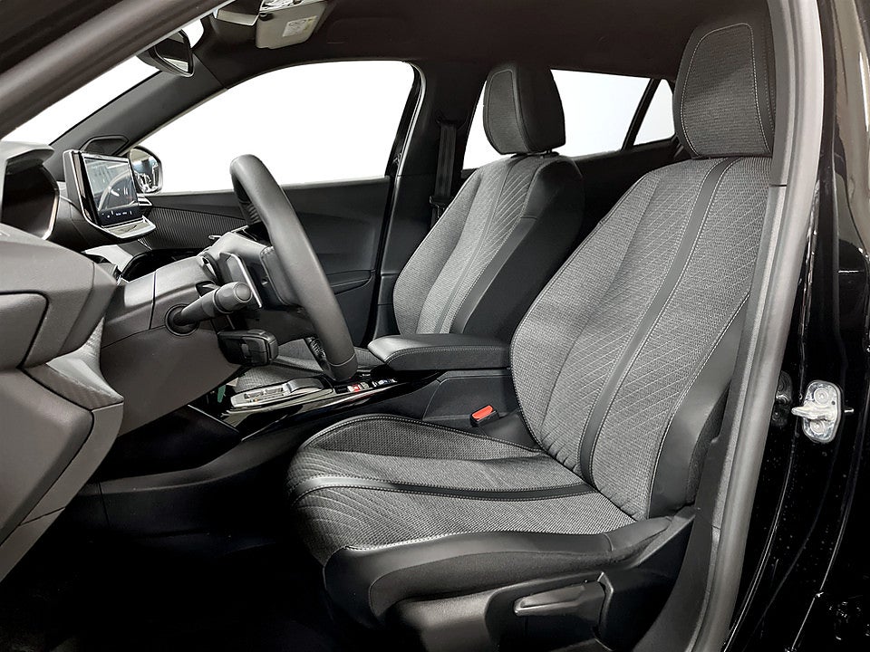 Bild på Peugeot 2008 Allure 1.2 PT 130hk Aut B-KAMERA CARPLAY
