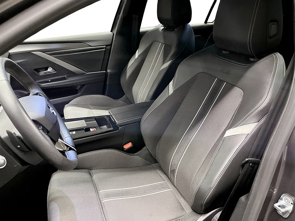 Bild på Opel Astra ST GS 1.2 PT 130hk Aut - B-KAMERA, RATTVÄRME