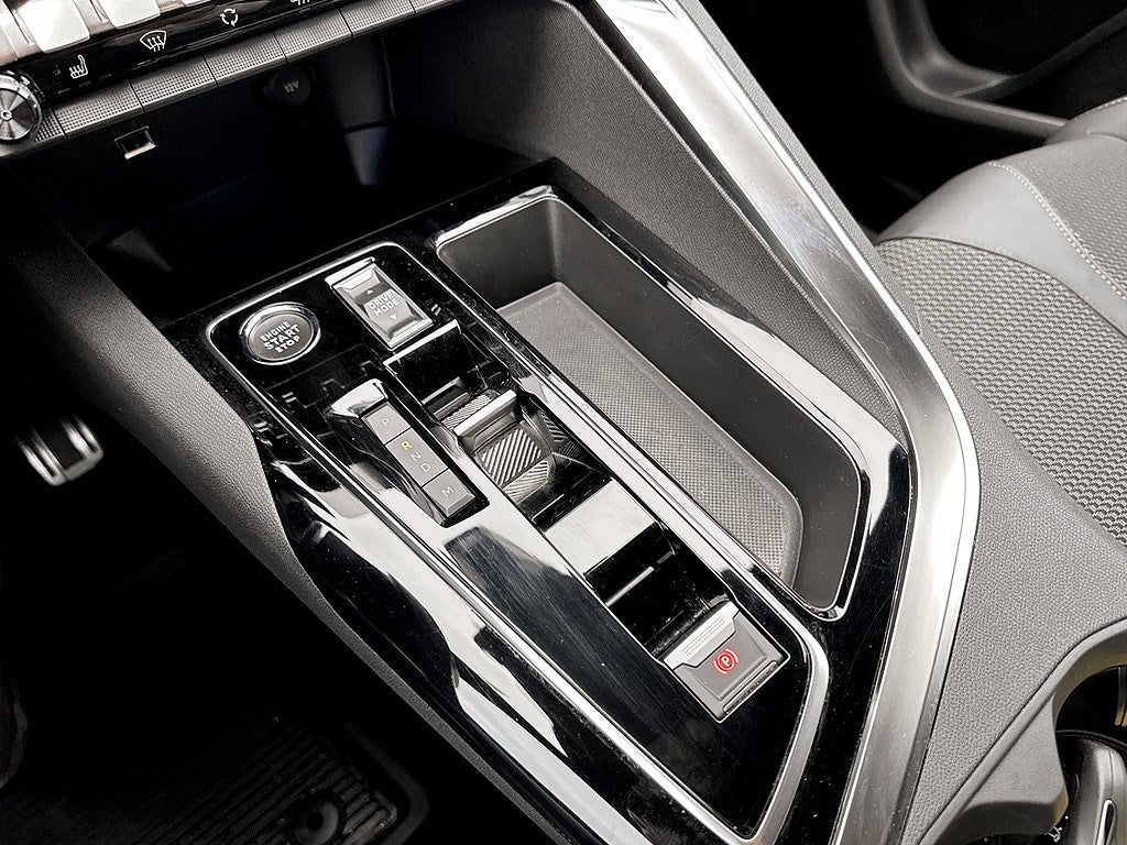 Bild på Peugeot 3008 GT 1.2 PT 130hk Aut - B-KAMERA, DRAG