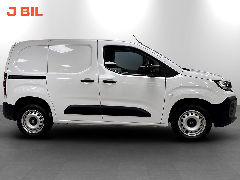 Bild på Opel Combo 130hk Aut L1 - DEMO