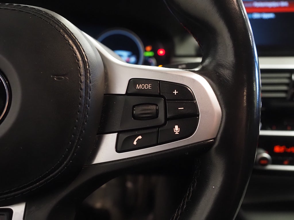 BMW 520d xDrive Touring Steptronic M Sport Navi Kamera H/K Drag