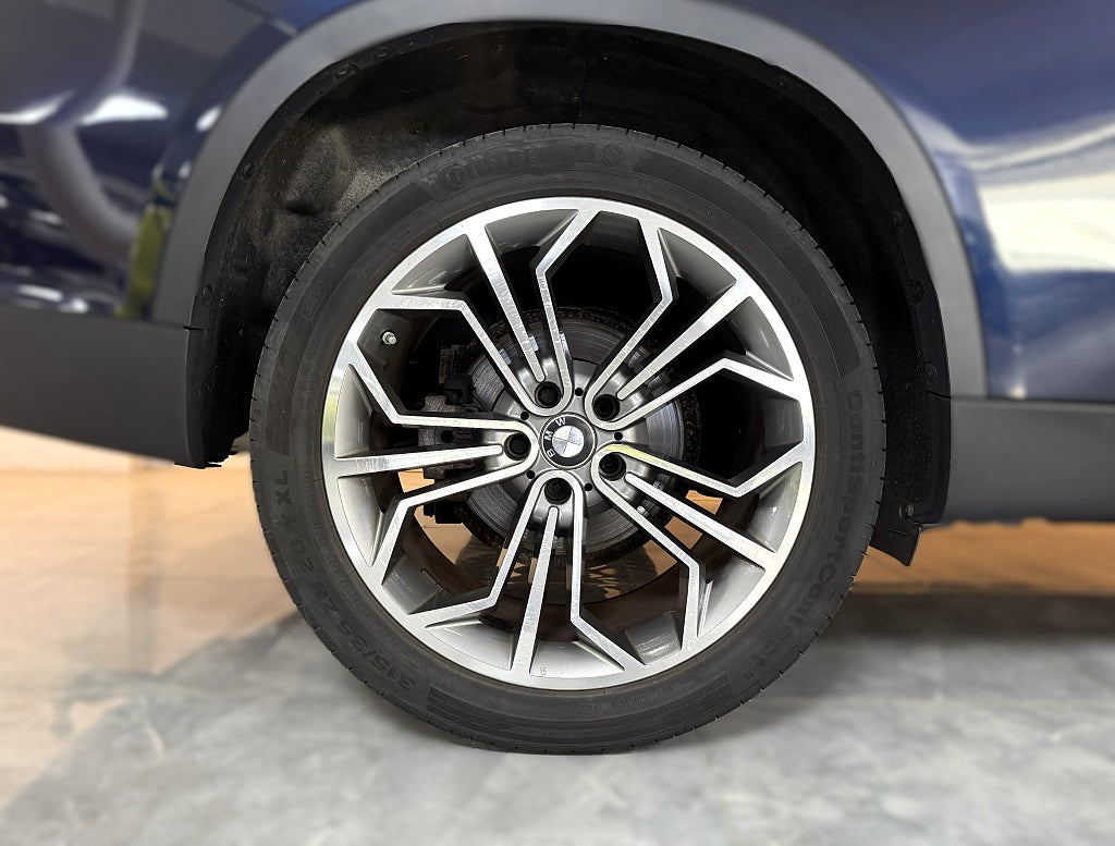 BMW X5 xDrive25d 218HK PANORAMA DRAG HELSKINN RATTVÄRME S+V