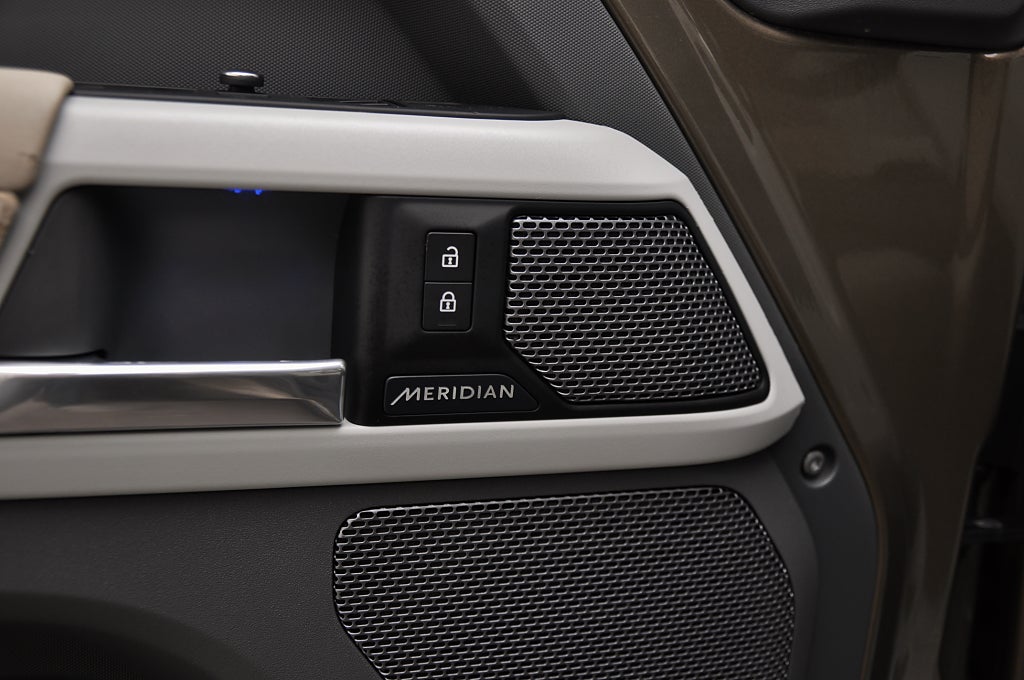 Land Rover Defender 2020 - miniatyr 12