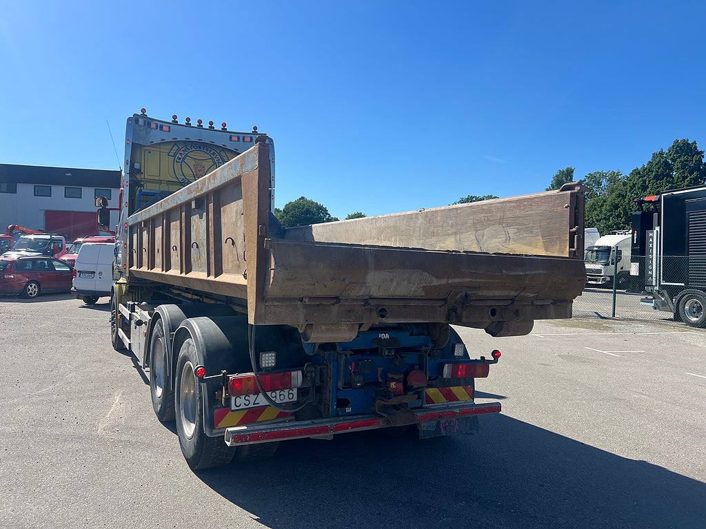 Scania R560 V8 6x4 Lastväxlare, Tandem