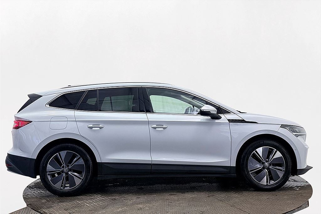 Skoda Enyaq iV 80x Drag Navi Kamera PDC Läder V-pump Keyless