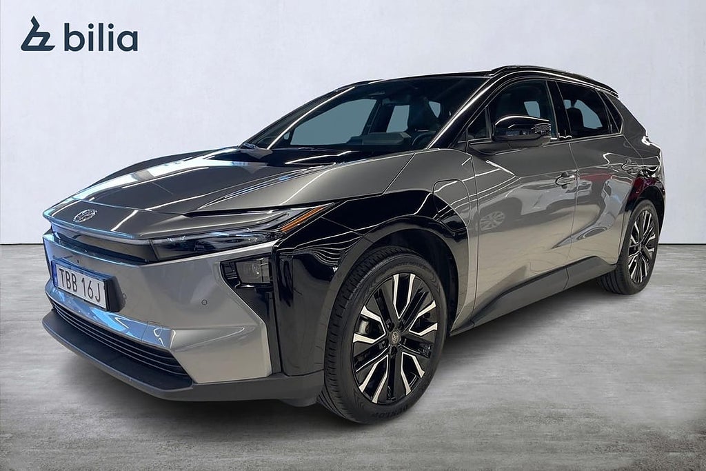 Toyota bZ4X AWD EXECUTIVE PANORAMA BITONE