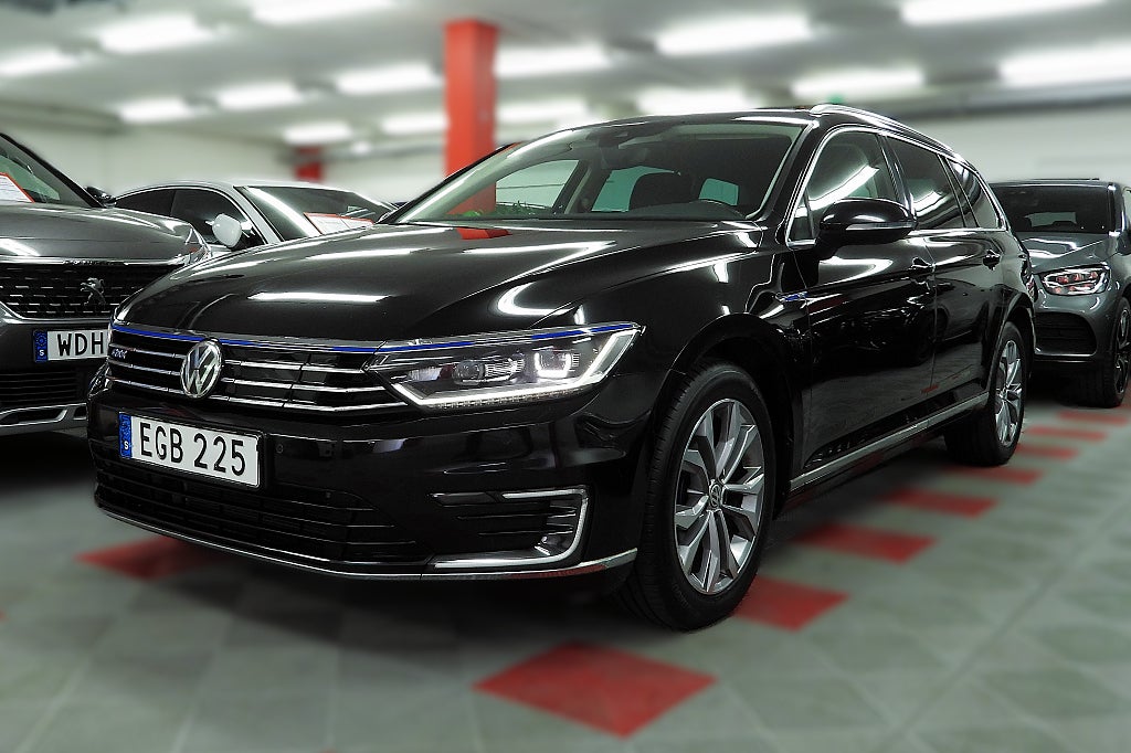 Volkswagen Passat GTE 1.4 TSI Executive Cockpit SoV Hjul Drag värmare