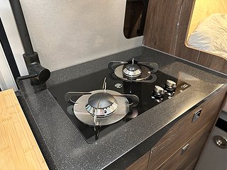 Husbil-halvintegrerad Robeta Adonis 190HK AUT 19 av 43