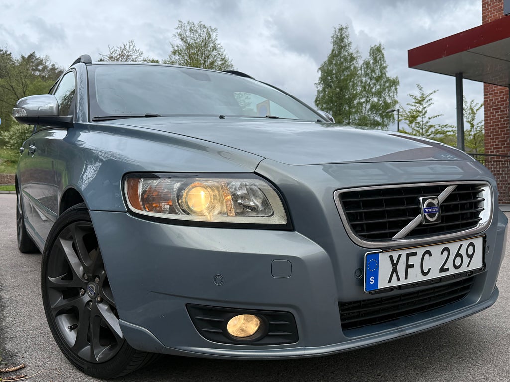 Volvo V50 2.0 D 136HK D-Värm Navi Isofix P-Sensor Nybesiktigad 