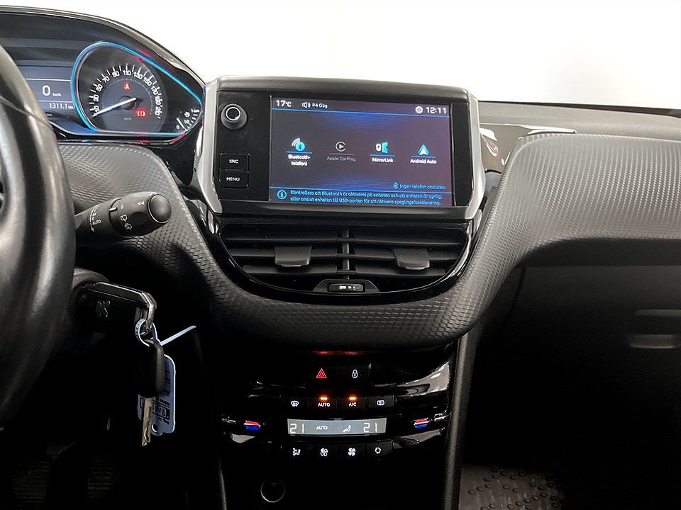 Bild på Peugeot 2008 Allure 1.2 PT 82hk - B-KAMERA, CARPLAY