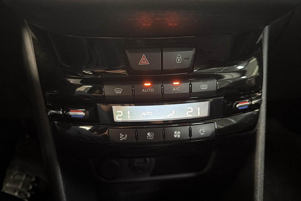Peugeot 2008 1.2 PureTech 82 Manual, 5-trins, 82ps, 2017