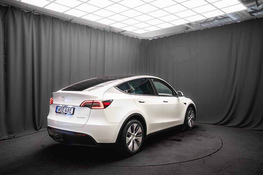 Tesla Model Y Long Range AWD DRAG PANO KAMERA 1-ÄGARE MOMS 94% SoH