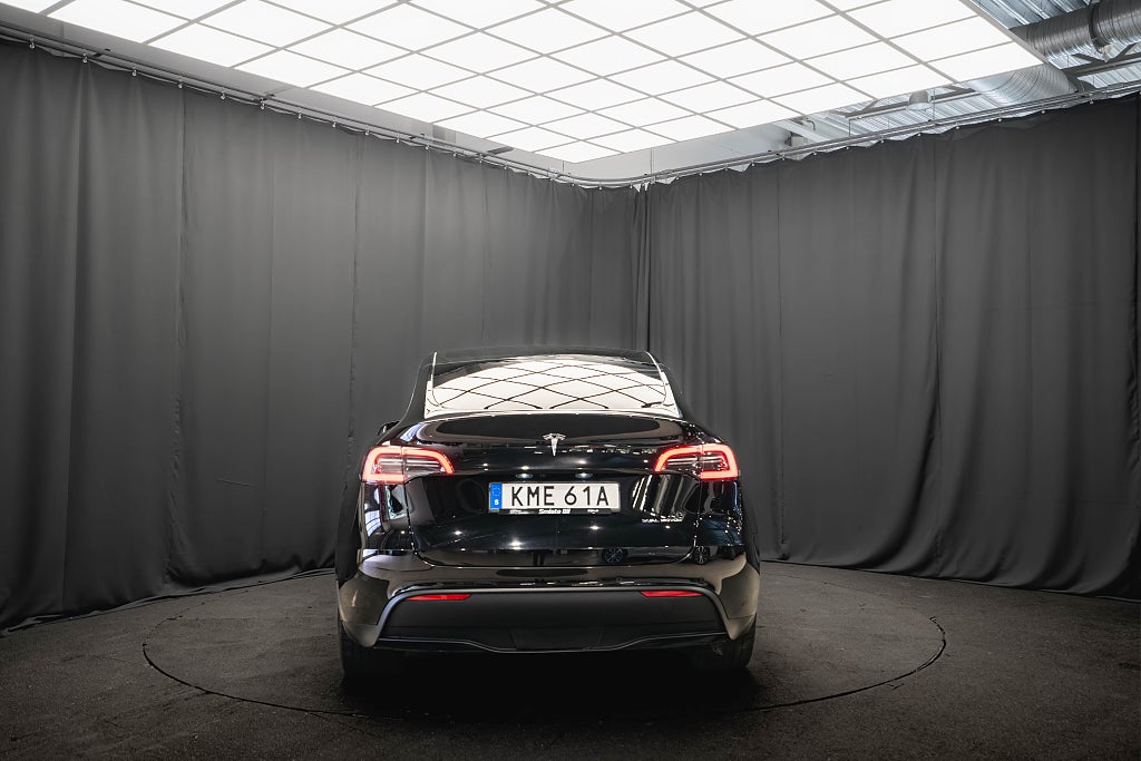 Tesla Model Y Long Range AWD 20'' DRAG PANO LÄDER LJUS-LÄDER MOMS