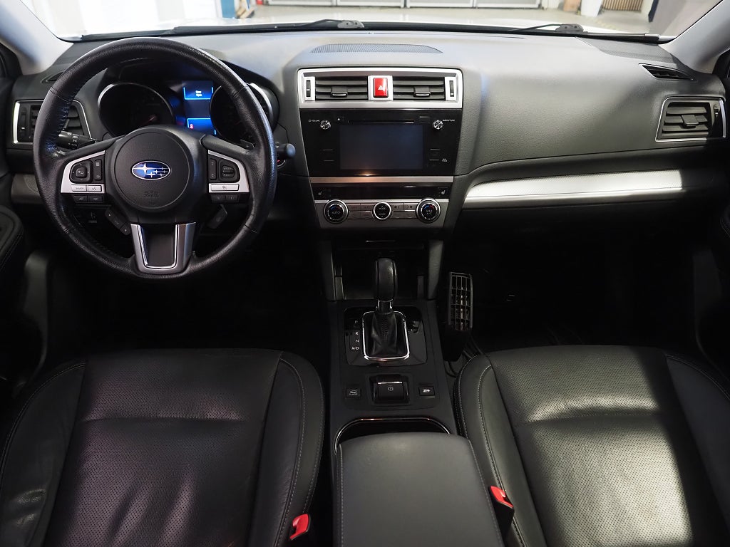 Subaru Outback 2.5 4WD 175hk Lineartronic Ridge Drag M-Värm Kamera 2017