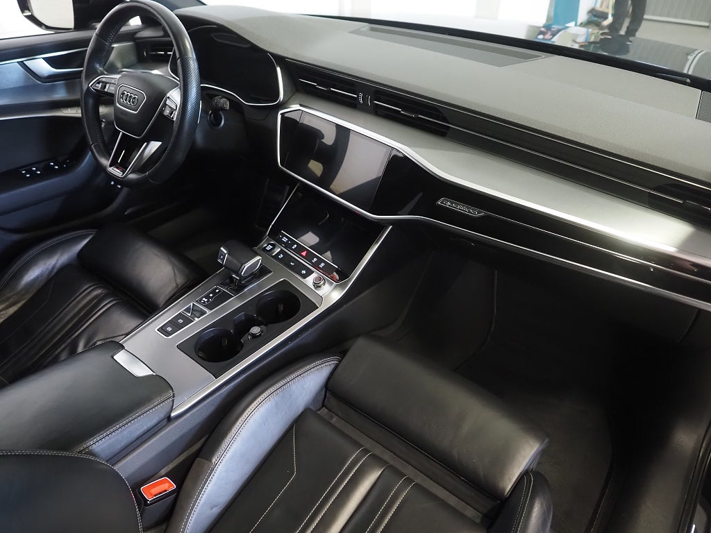 Audi A6 Avant 55 TFSI e quattro S-Line Pano 360° B&O Skinn Drag 2021